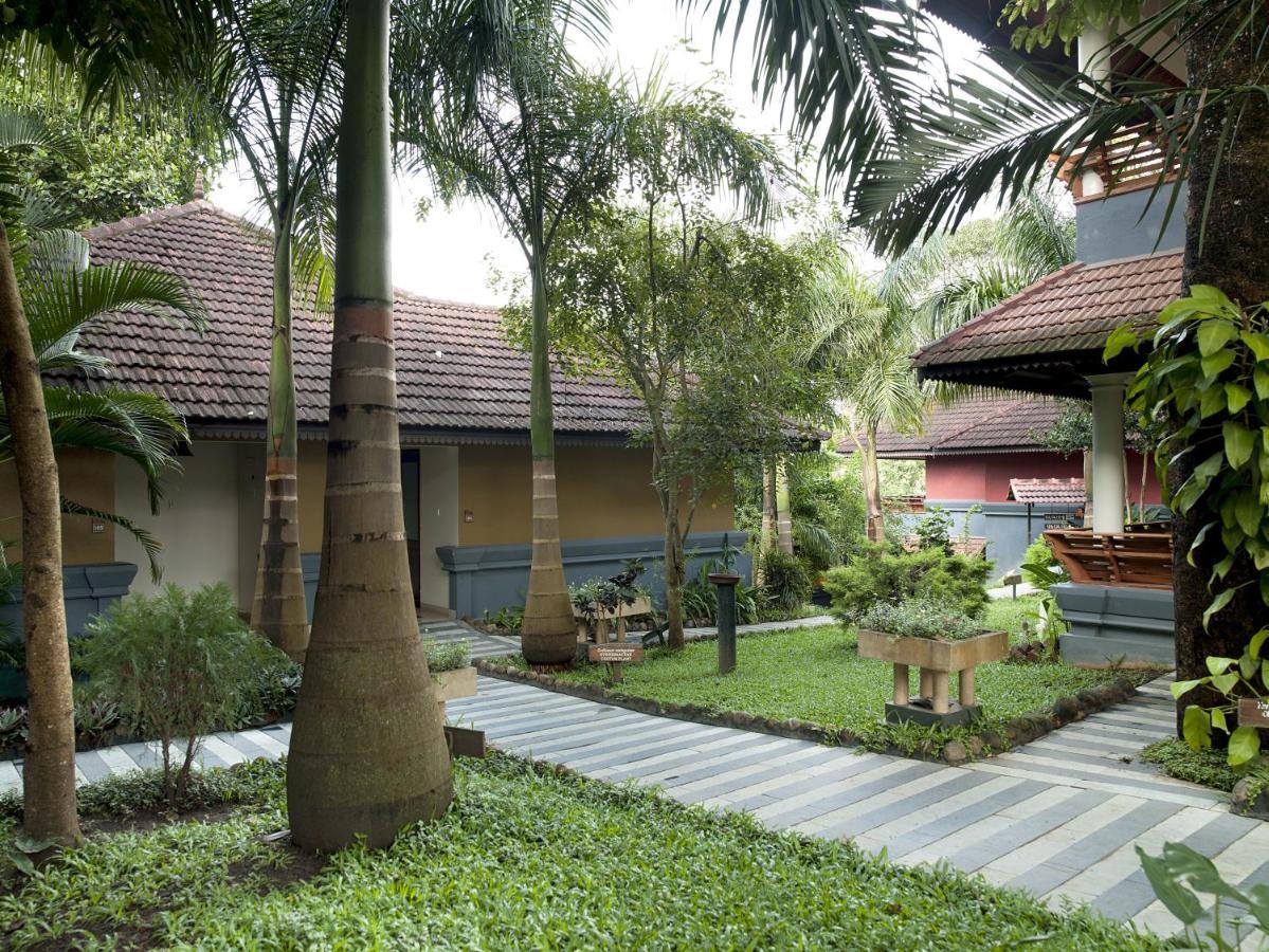 Elephant Court Thekkady Exterior photo